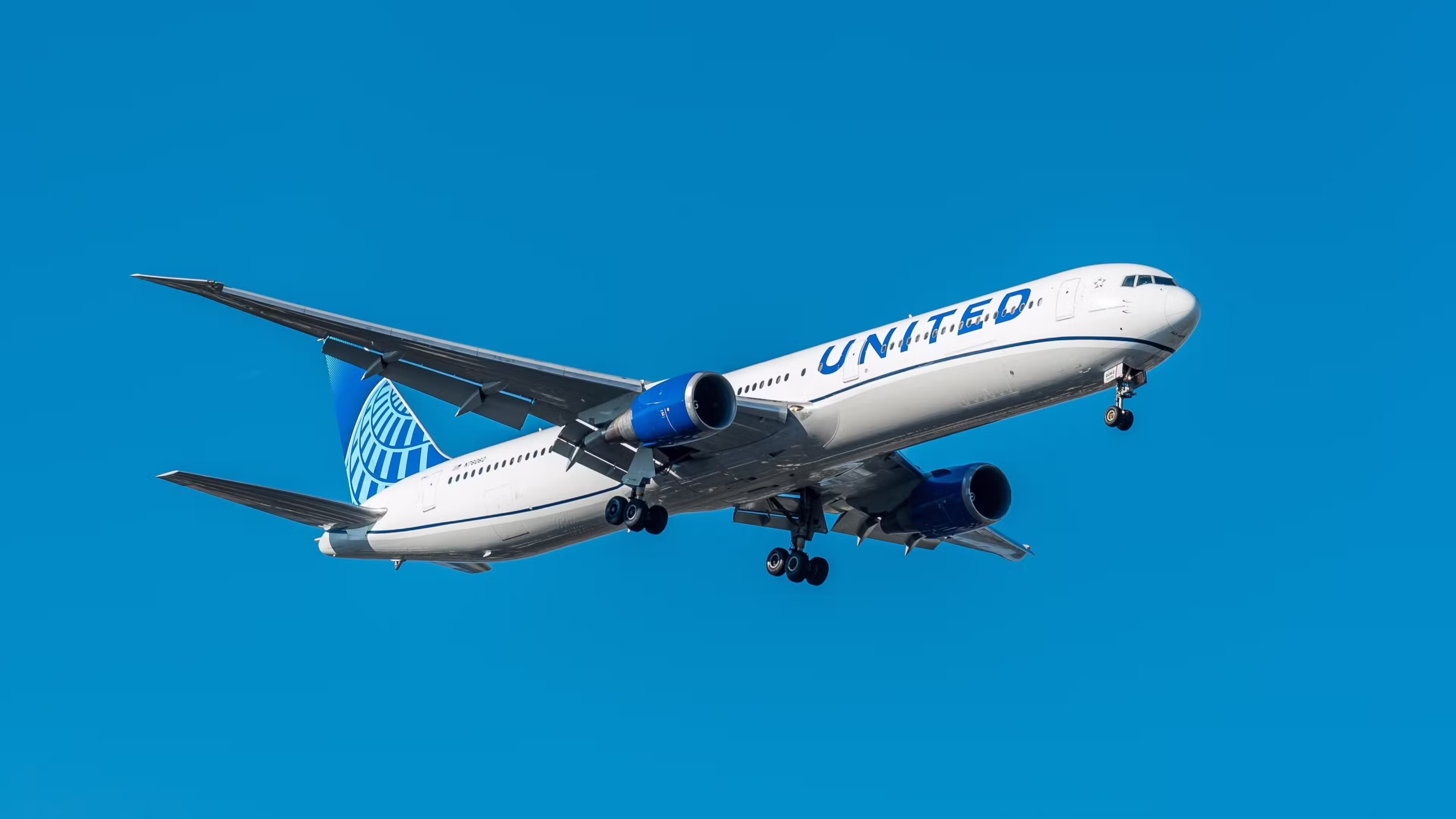 Shocking Bluetooth Bomb Name Forces United 767 U-Turn United Airlines Boeing 767-400ER Cangavi Shutterstock