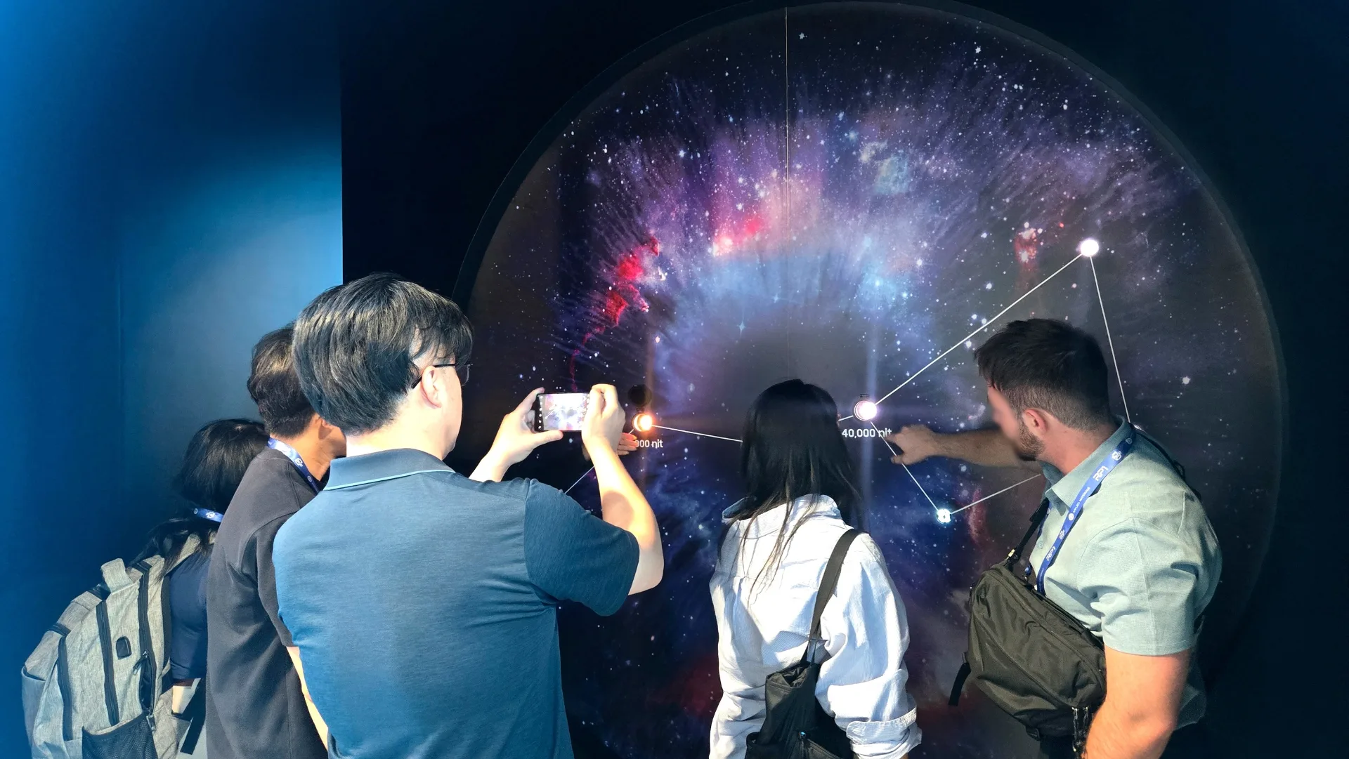 Samsung Display's New Smart Glasses Tech: RGB OLEDoS Explained Samsung Display RGB OLEDoS 2