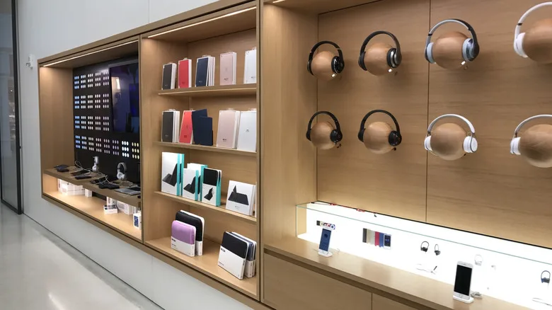 FIFA Brand Rules Force Musiala to Tape Over Beats by Dre Logo A shop with headphones