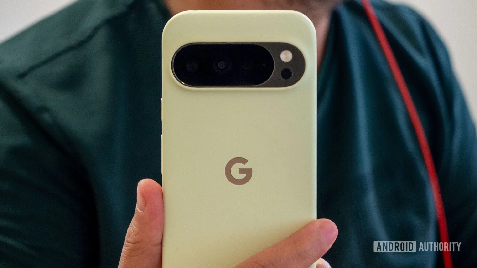 Pixel 10 Pro XL Results Put Its Bug Reputation in Context google pixelsnap pixel 10 pro xl case 5
