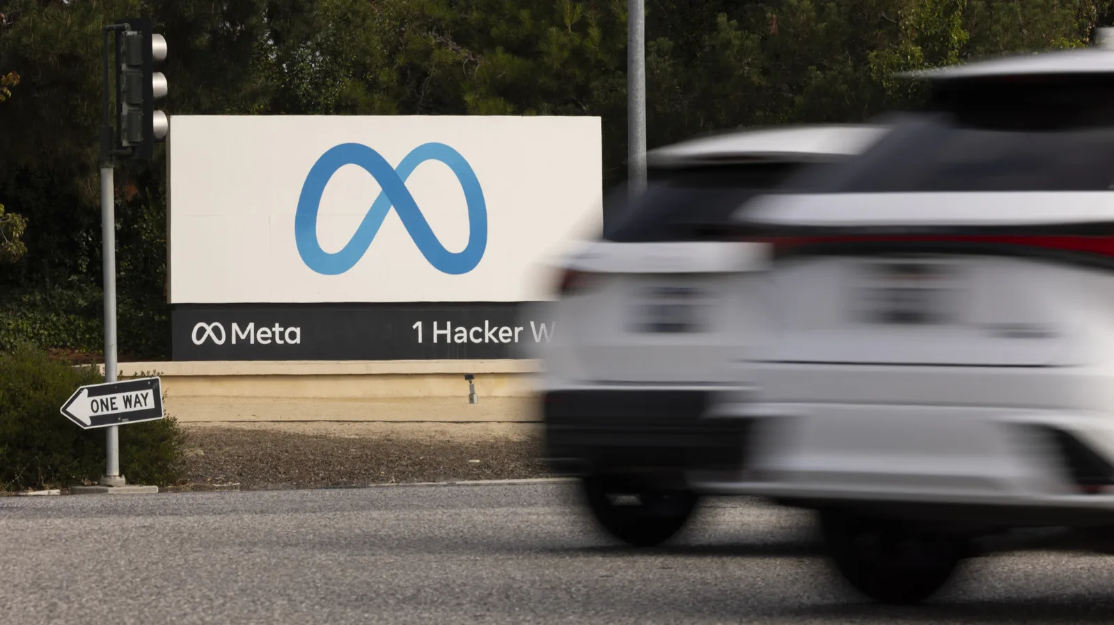 Meta Data Center Deal Could Put Anthropic on Its Cloud Meta is reportedly considering a multibillion-dollar data center deal with Anthropic - Engadget