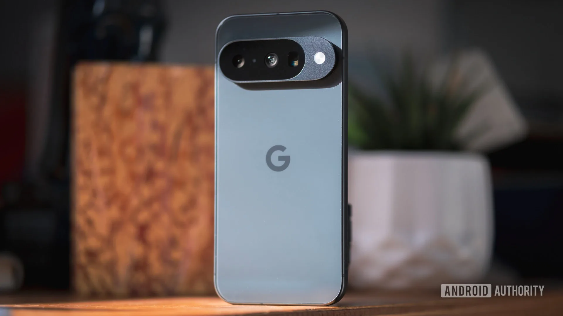 AI Smartphone Advice: 3 Chatbots Pick Their Best Phones AI smartphone advice — Google Pixel 10 hero image