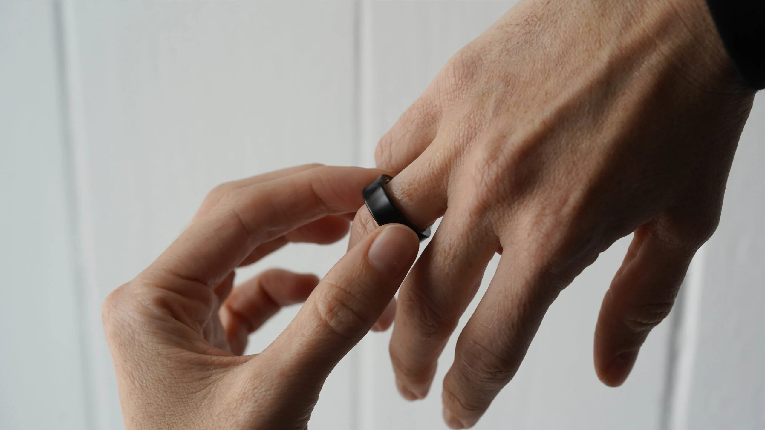 Galaxy Ring sleep apnea monitoring gets an official edge Galaxy Ring sleep apnea — A Samsung Galaxy Ring user takes of their smart ring.