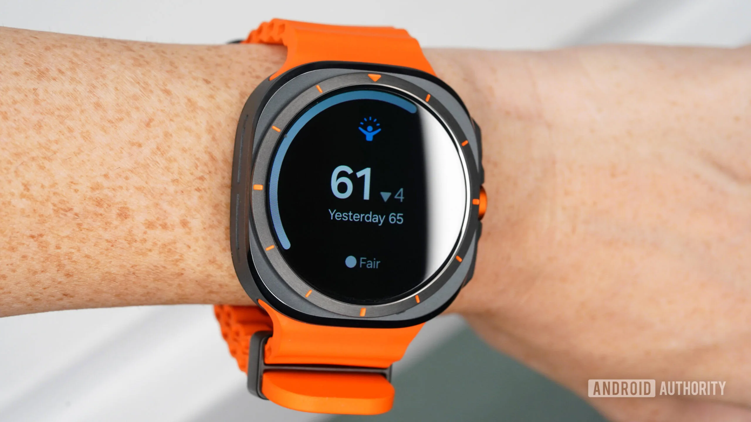 Garmin Body Battery Remains the Best Daily Readiness Tool A Samsung Galaxy Ultra user checks their Energy Score on-device.