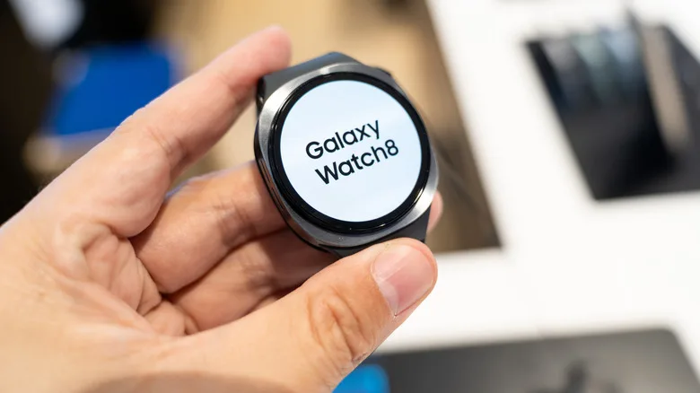 Galaxy Watch 8 Antioxidant Index: A Useful 5-Second Check Samsung Galaxy Watch8 on display.