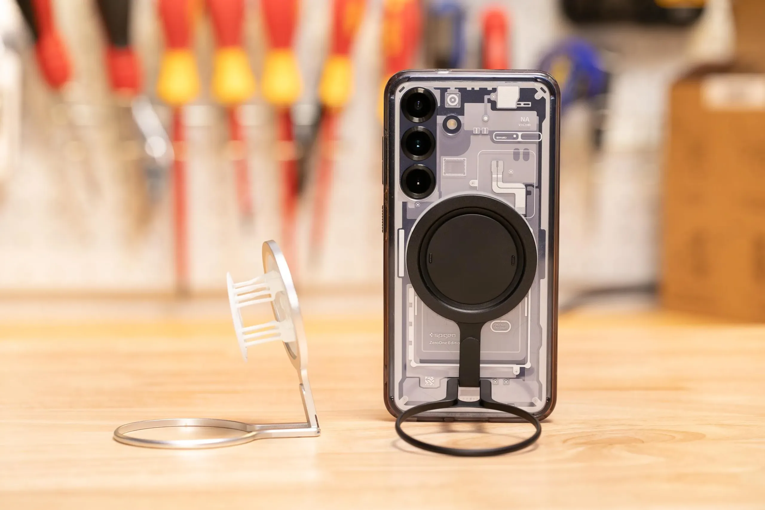 OhSnap Snap Grip Stand Review: A $50 Accessory That Stays On OhSnap Snap Grip — verge-ohsnap-stand-sean-hollister-1-2