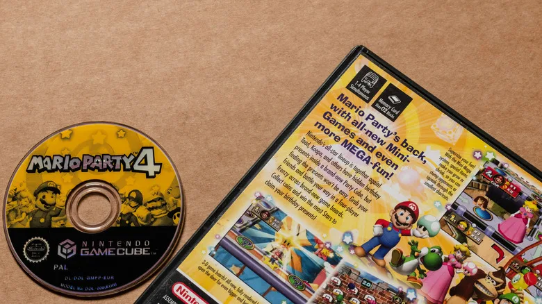 GameCube Mini Discs Explained: Nintendo’s Key Trade-Off Mario Party 4 GameCube disc and box