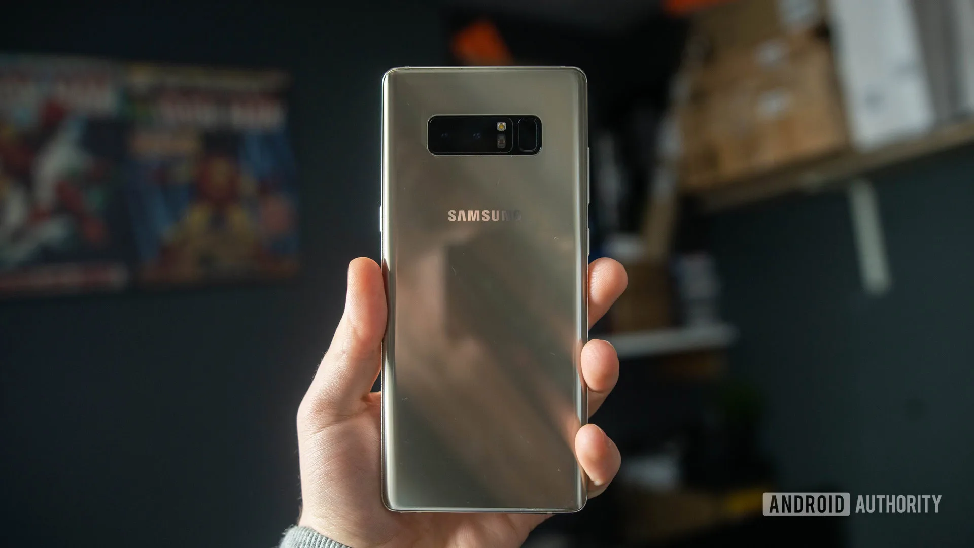Galaxy S8 Update Reaches Global Models With an Unclear Fix Samsung Galaxy Note 8 rear shot side lit