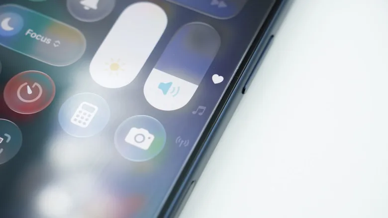 Apple CarPlay Audio: 5 Expert Fixes for Better Sound The volume setting widget, zoomed-in on an iPhone.