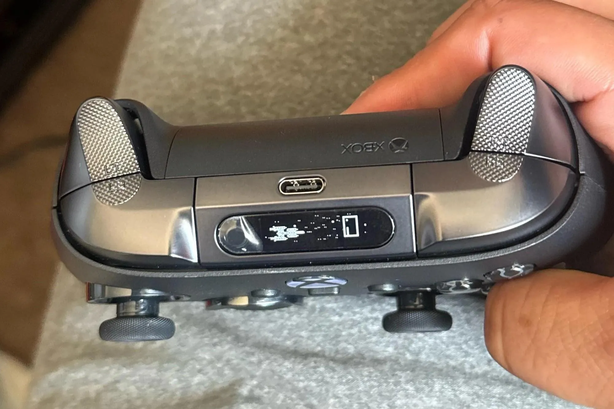 Xbox Elite 3 Leak Reveals New Screen-Led Controller closer-xbox-elite-3-leak