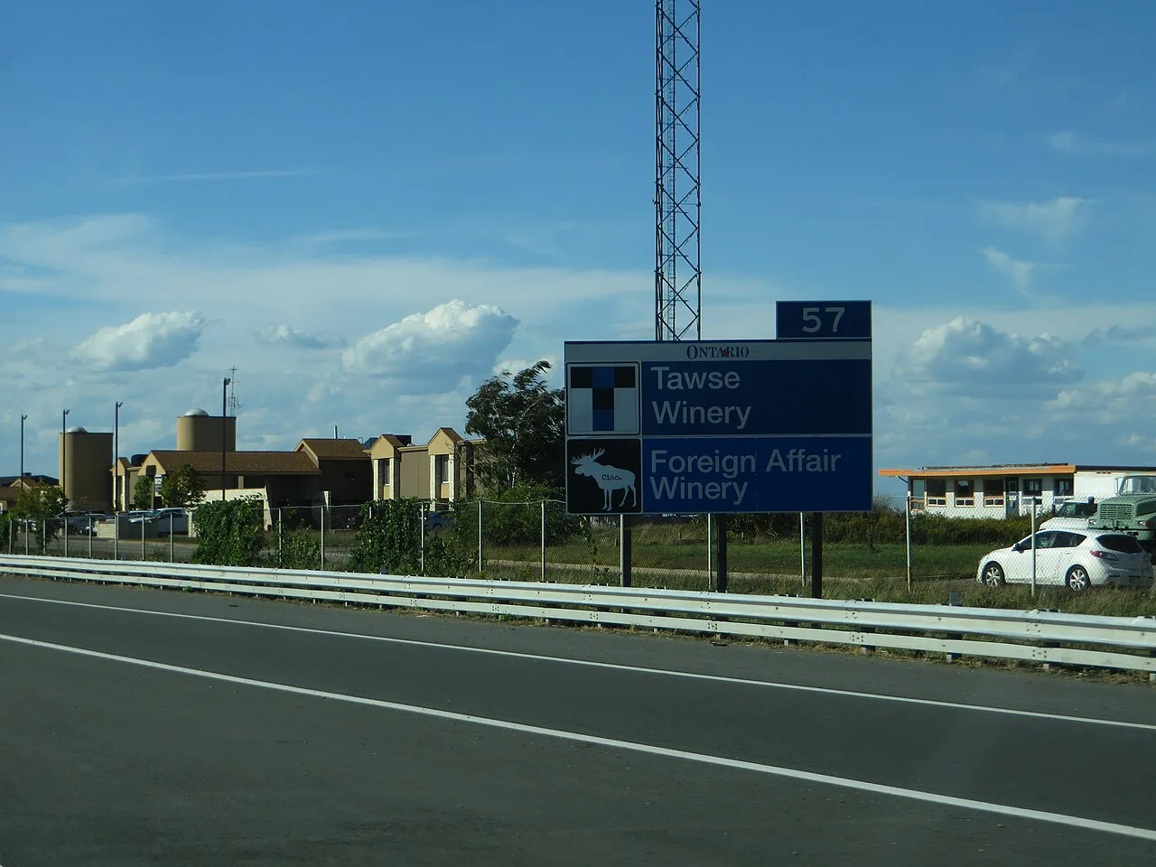 Lake America: Apple Maps Makes the Latest Official Change Winery Exits, Lincoln, Ontario (29358664483)