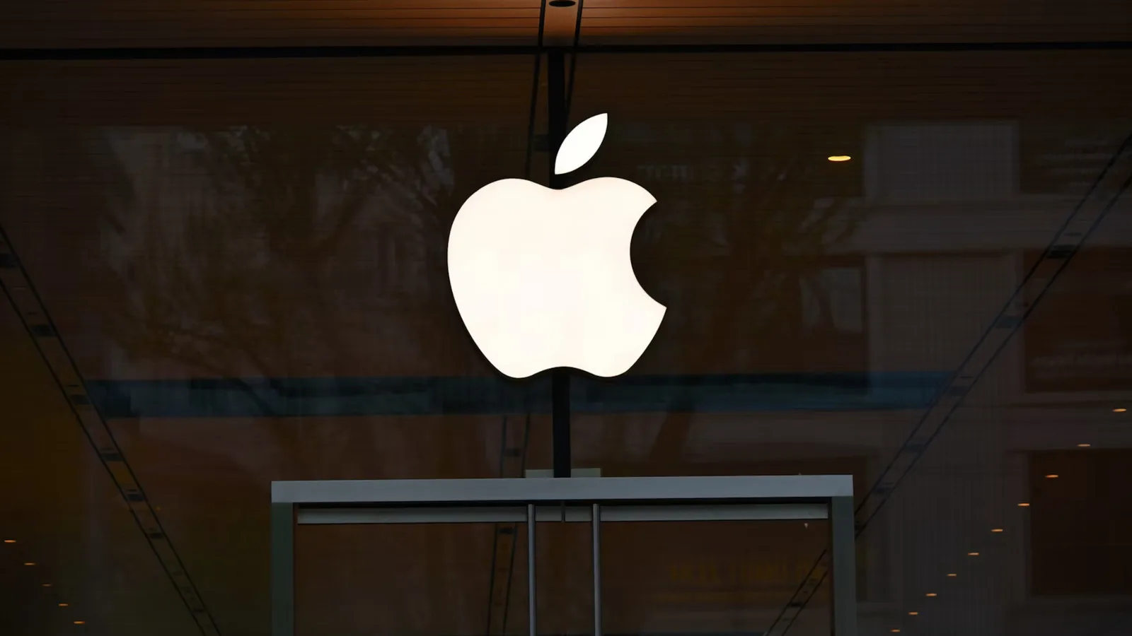 Apple LG Smart Home Leak Shows 3 Key Accessories Apple LG smart home — We now have images of the smart home products that Apple and LG are reportedly cooking up - Engadg