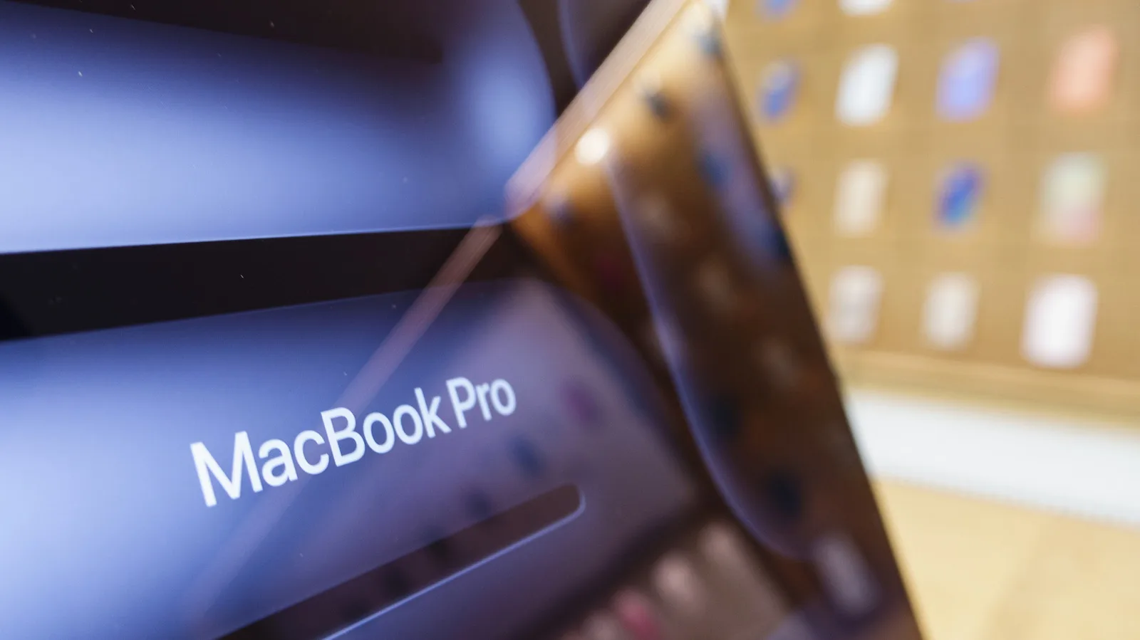 Touchscreen OLED MacBook Pro May Bring a Major Weight Cut The upcoming touchscreen OLED MacBook Pro is reportedly